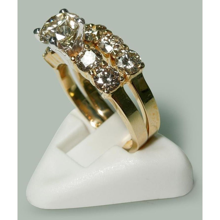 Bague de fiançailles diamants ronds 3.51 ct sertie d'or jaune - HarryChadEnt.FR
