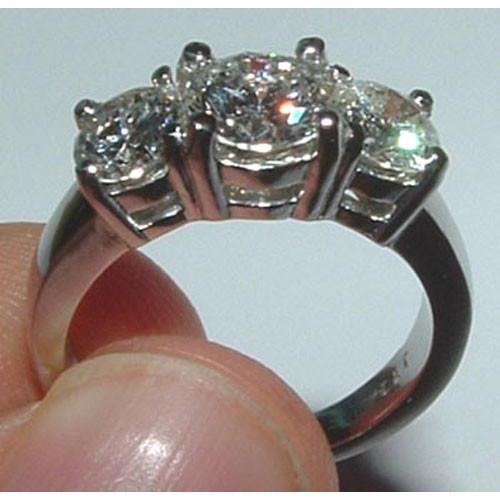 Bague de fiançailles en diamant véritable à trois pierres de taille idéale de 3.01 carats - HarryChadEnt.FR
