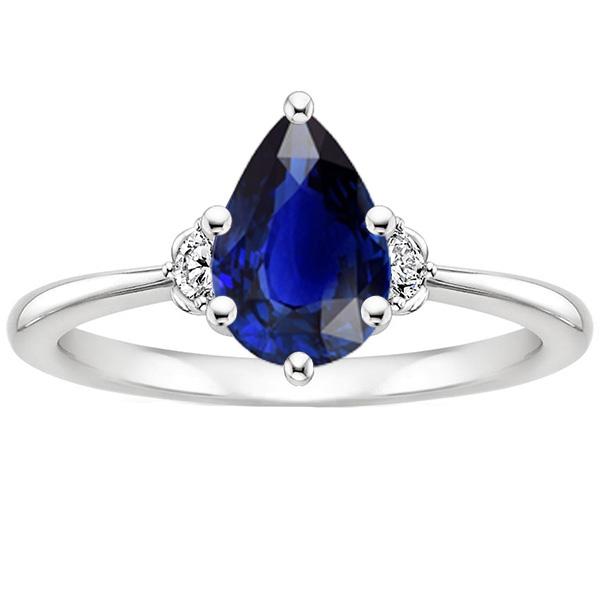 Bague de fiançailles saphir bleu 3 pierres diamant taille poire 3.50 carats - HarryChadEnt.FR