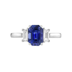 Bague de fiançailles trois pierres émeraude saphir du Sri Lanka 2.50 carats