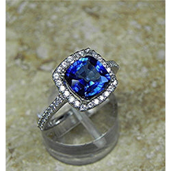 Bague de mariage avec halo de diamants et saphirs taille coussin bleus en or 3.5 ct 14 carats
