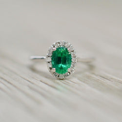 Bague de mariage diamant vert émeraude taille ovale de 3.2 ct en or blanc 14K