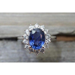 Bague de mariage en or blanc 3 carats avec saphir taille ovale et diamants