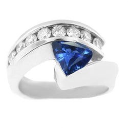 Bague de pierres précieuses Trillion de saphir serti de diamants 1.50 carats