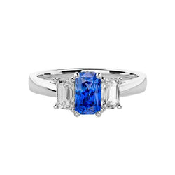 Bague en or 3 pierres diamant émeraude saphir 1.50 carats tige conique
