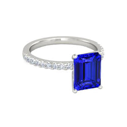 Bague en or avec saphir de Ceylan de 2.70 ct et diamants taille émeraude et Coupe Ronde