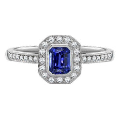 Bague en or halo émeraude en forme de saphir du Sri Lanka avec diamants 3.50 carats