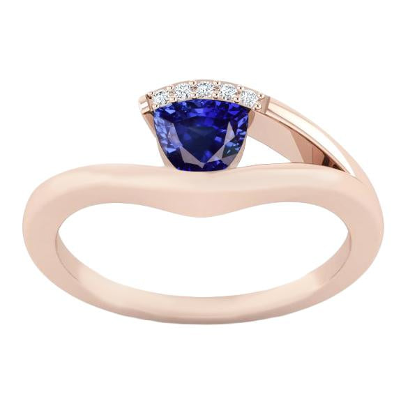 Bague en or rose avec diamants et trillion de saphirs bleus profonds 1.50 carats - HarryChadEnt.FR