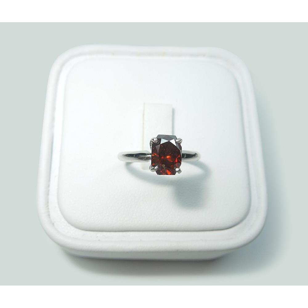 Bague en saphir rouge taille radiant de 1.65 ct en or blanc 14 carats - HarryChadEnt.FR