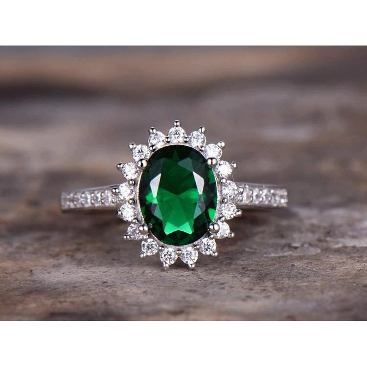 Bague ovale émeraude verte et diamants or blanc 14K 5.75 Ct - HarryChadEnt.FR