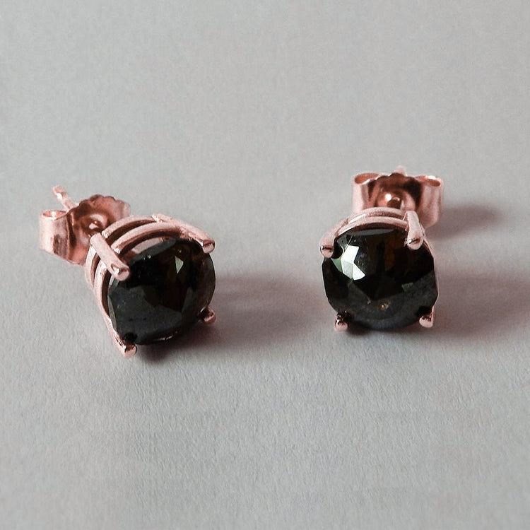 Boucles d'oreilles clous 4 carats taille coussin diamant noir finition or rose 14 carats - HarryChadEnt.FR