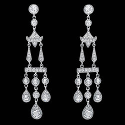 Boucles d'oreilles en forme de lustre scintillant avec un diamant de 3 carats