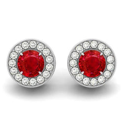 Boucles d'oreilles en rubis rond de 5.50 carats avec halo de diamants