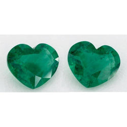 Naturel Paire de pierres précieuses émeraude verte en forme de coeur 3 carats chacun AAA