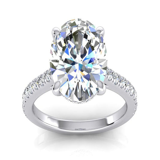 Bague de fiançailles en diamant ovale halo caché avec accents 5.50 carats